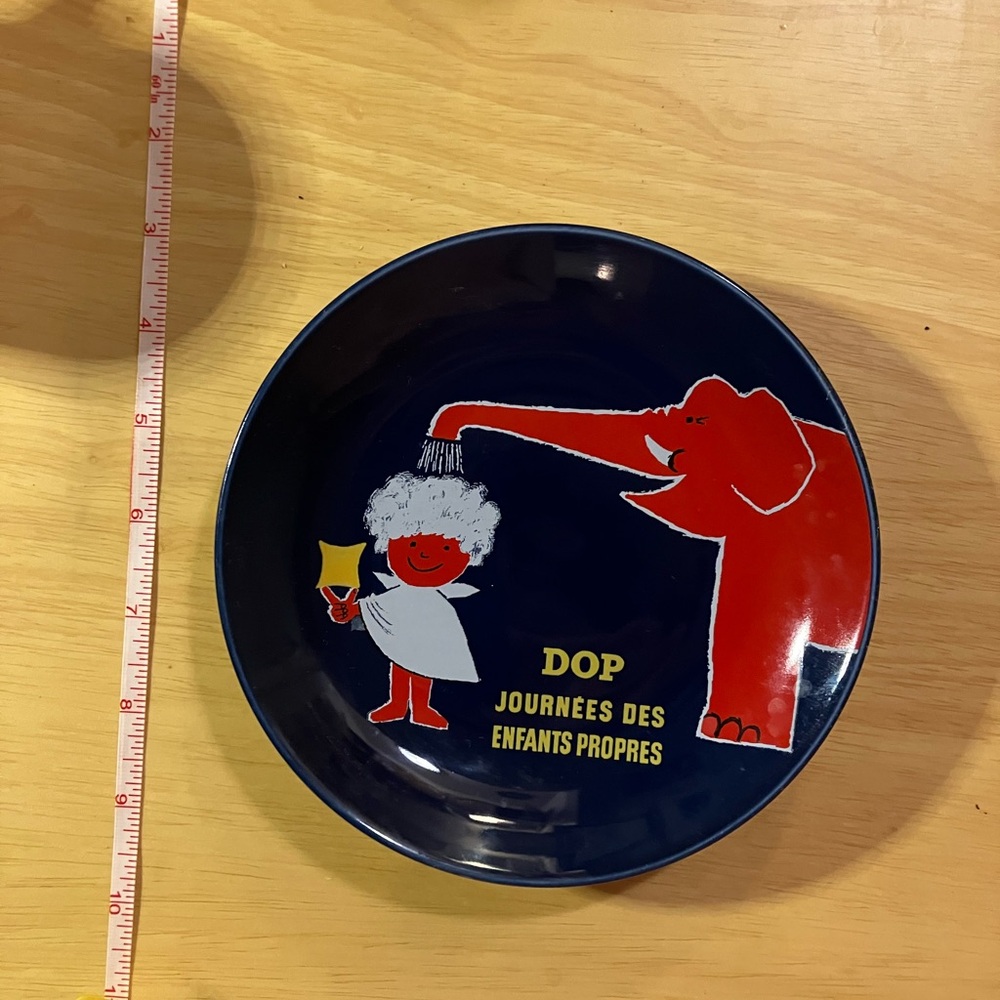 Savignac Studio Made in Japan Plate - Black and Red